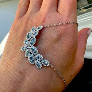 Swarovski necklace- great condition- need to go